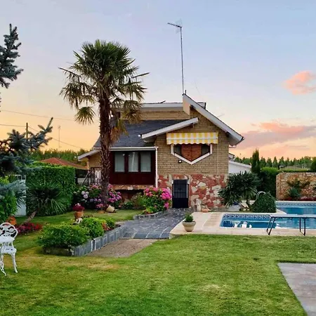 Chalet Con Piscina Privada • La Casita Del Tera Villa