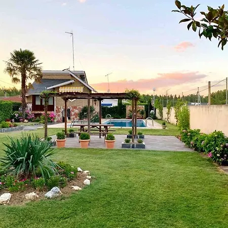 Chalet Con Piscina Privada • La Casita Del Tera