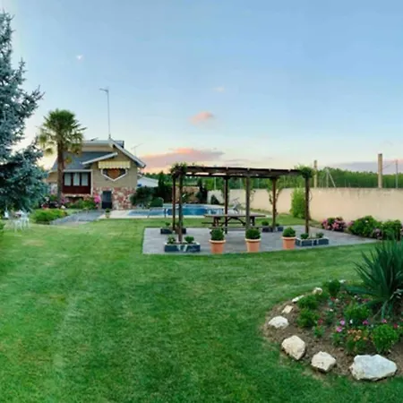 Villa Chalet Con Piscina Privada • La Casita Del Tera