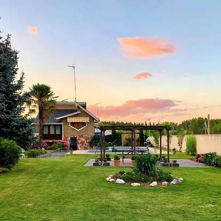 Chalet Con Piscina Privada • La Casita Del Tera Villa Micereces de Tera
